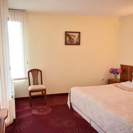 Lina Hotel